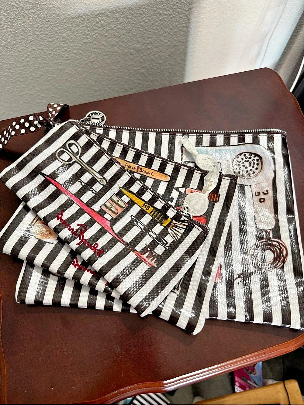 Henri Bendel Beauty Essentials Trio 3 Piece Cosmetic Bag Set